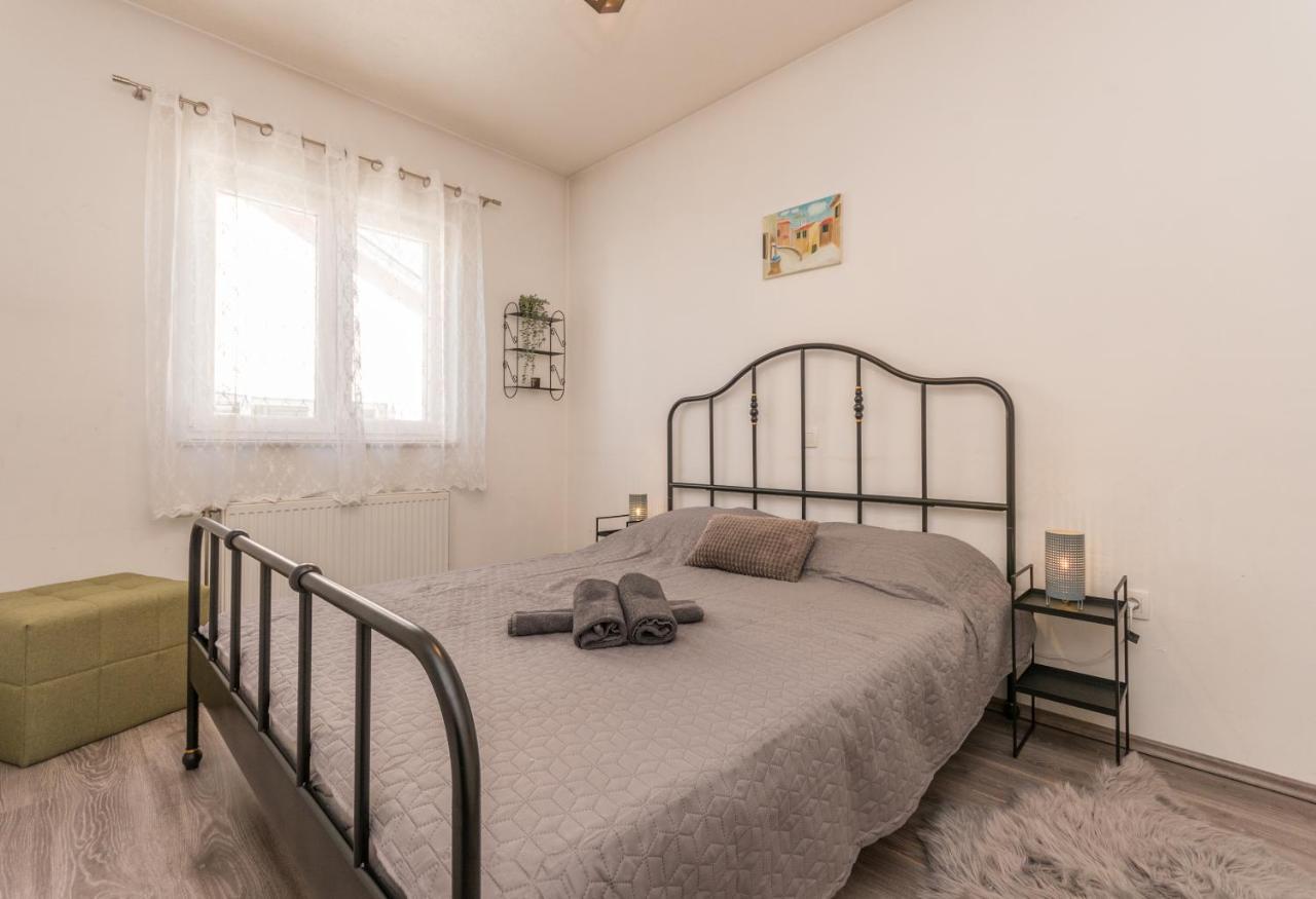 Villa Lucija Biograd Na Moru Luaran gambar
